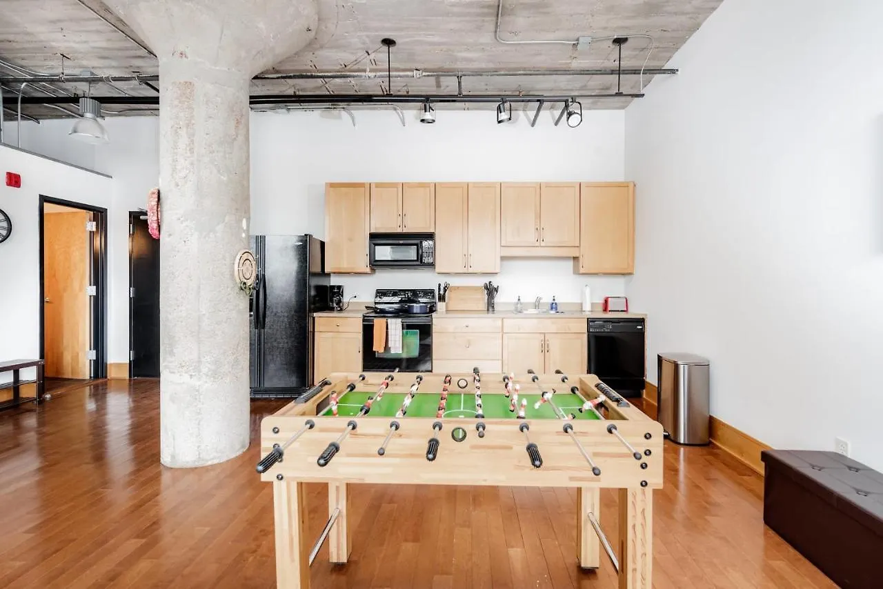 Cozysuites Stunning 1Br Adler Loft With Parking 세인트루이스 아파트